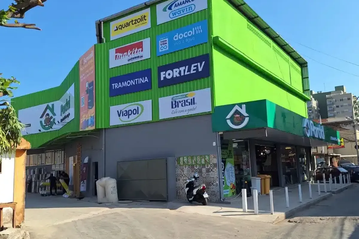 Fachada da Loja do Construtor, empresa por trás do Aluguel do Construtor