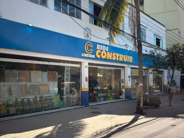 Fachada da loja Rede Construir onde funciona a unidade da Barra da Tijuca